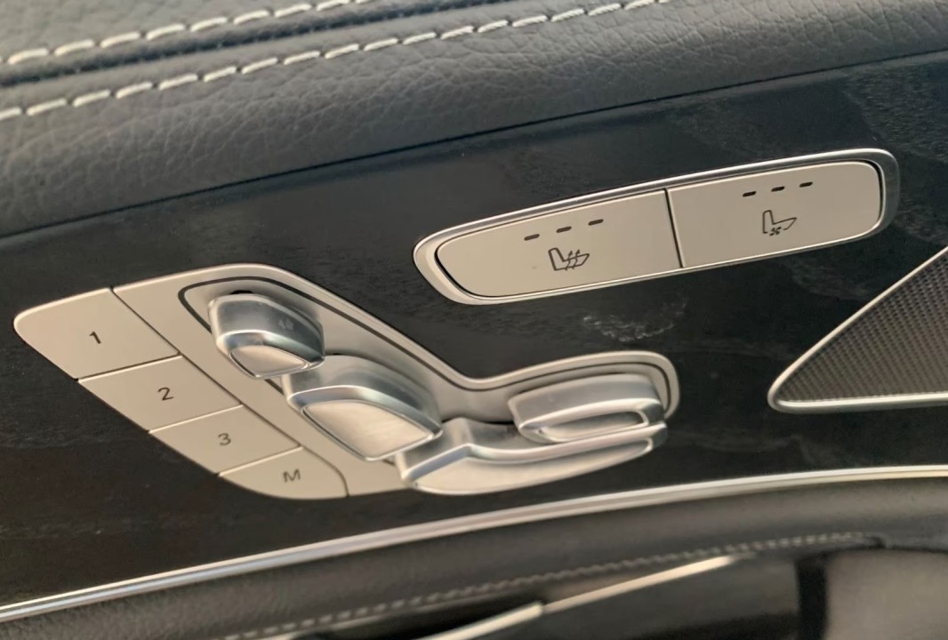 Mercedes-Benz CLS 300d 4MATIC AMG - foto 15