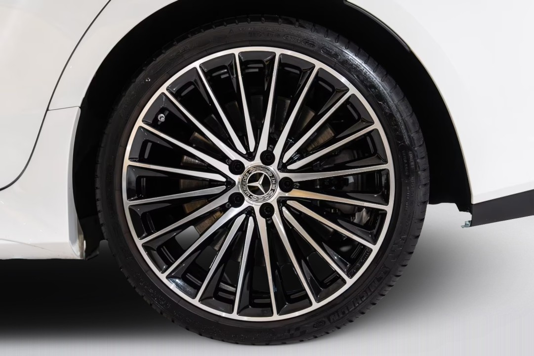 Mercedes-Benz CLS 450 4MATIC AMG - foto 22