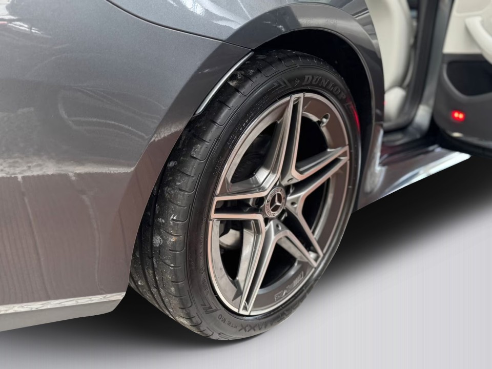 Mercedes-Benz CLS 300d 4MATIC AMG - foto 18
