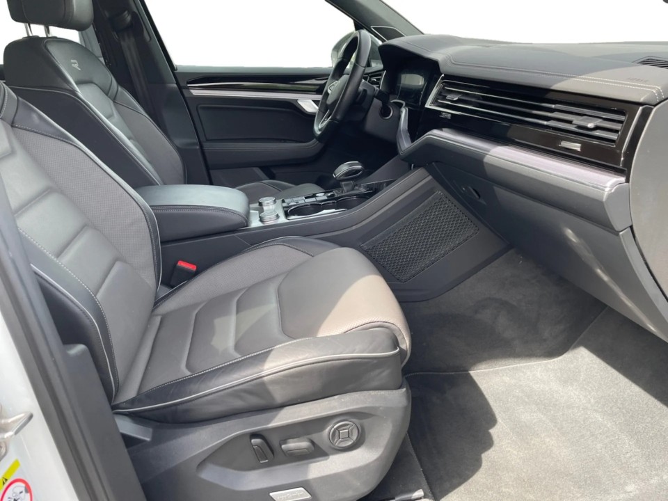 Volkswagen Touareg R-Line - foto 18