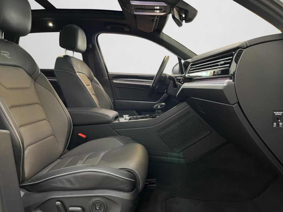 Volkswagen Touareg R-Line - foto 16