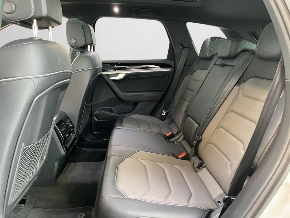Volkswagen Touareg R-Line - foto 21