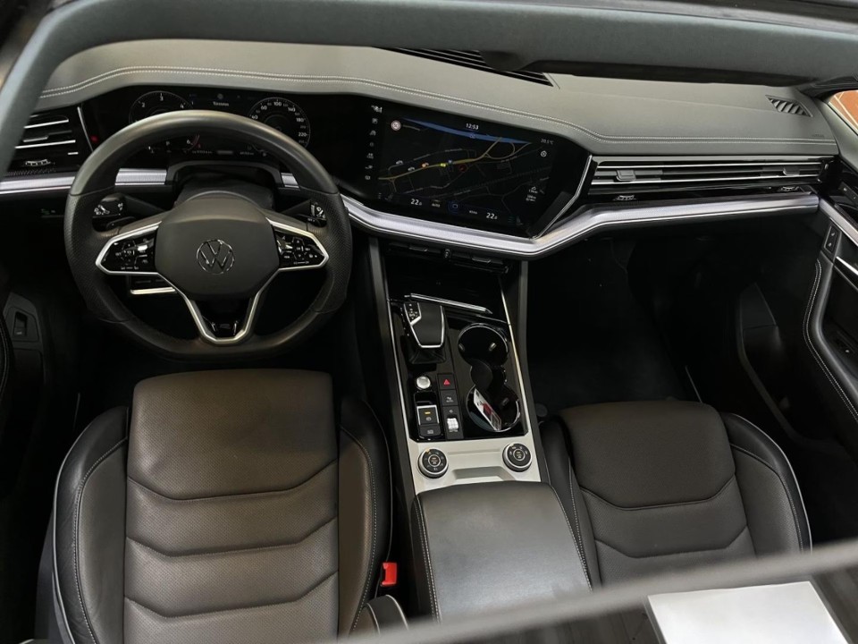 Volkswagen Touareg R-Line - foto 14
