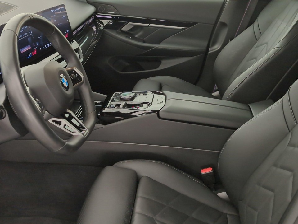 BMW Seria 5 520d - foto 7