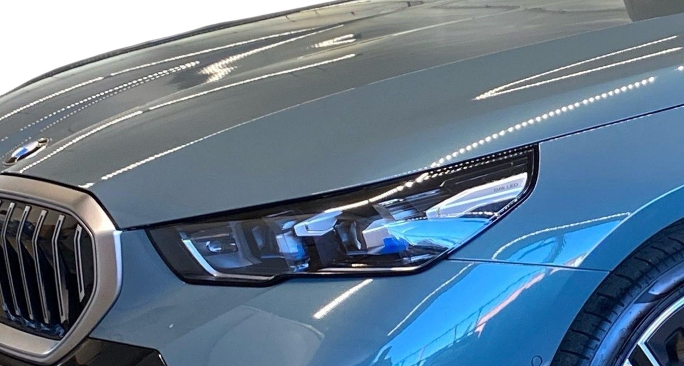 BMW Seria 5 520d - foto 11