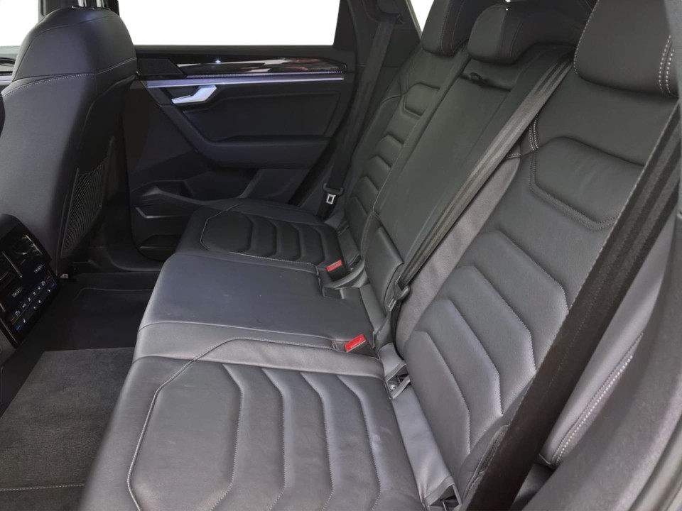 Volkswagen Touareg R-Line - foto 8