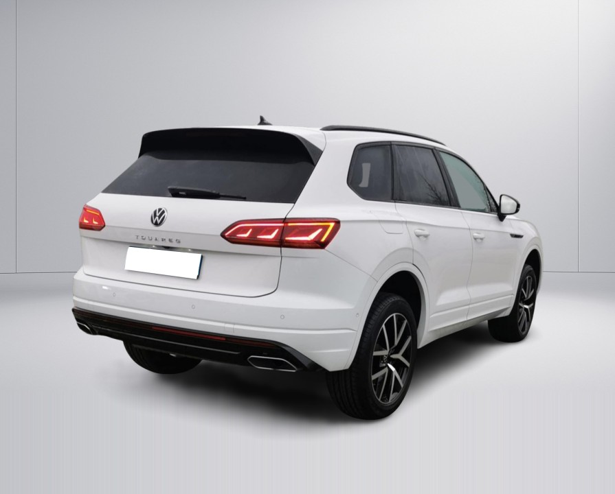 Volkswagen Touareg R-Line (3)