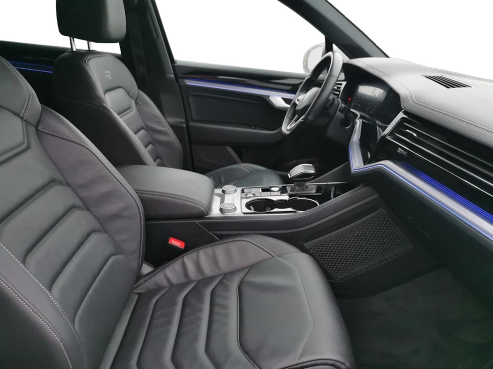 Volkswagen Touareg R-Line (4)
