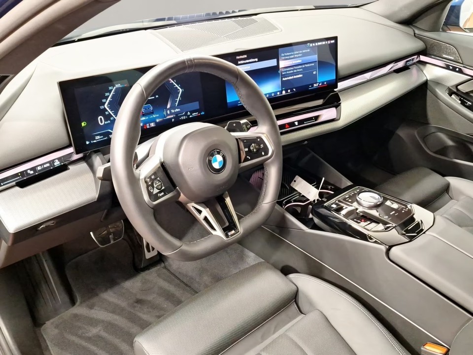 BMW Seria 5 520d M-Sport (5)