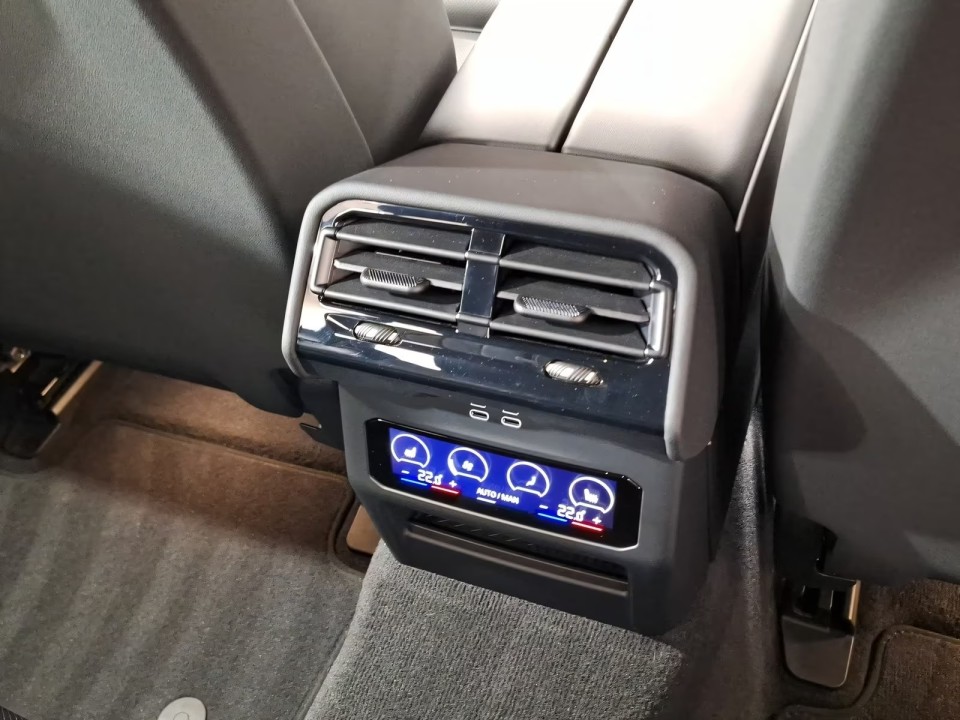 BMW Seria 5 520d M-Sport - foto 13