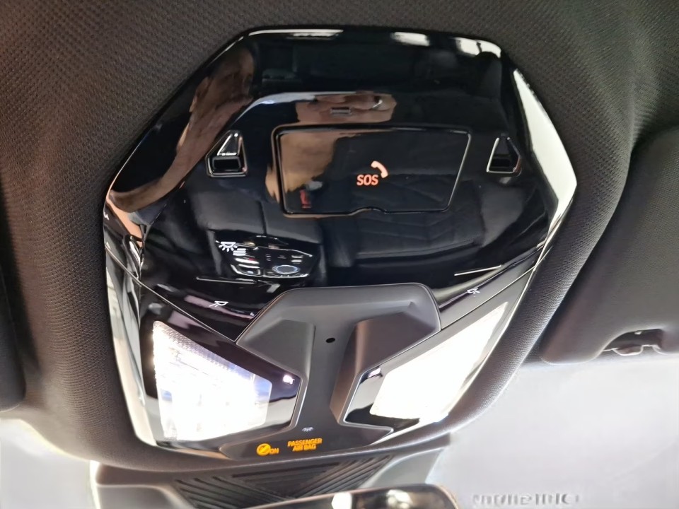 BMW Seria 5 520d M-Sport - foto 12