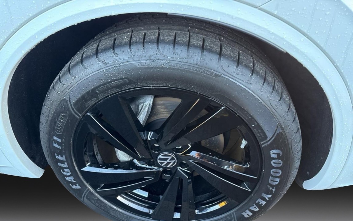Volkswagen Touareg R-Line - foto 11