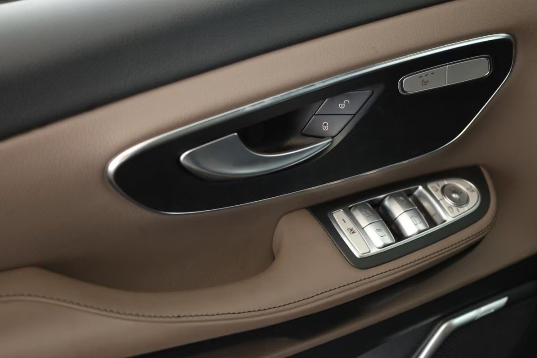 Mercedes-Benz V 300d 4MATIC - foto 20