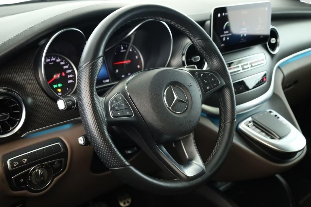 Mercedes-Benz V 300d 4MATIC - foto 11