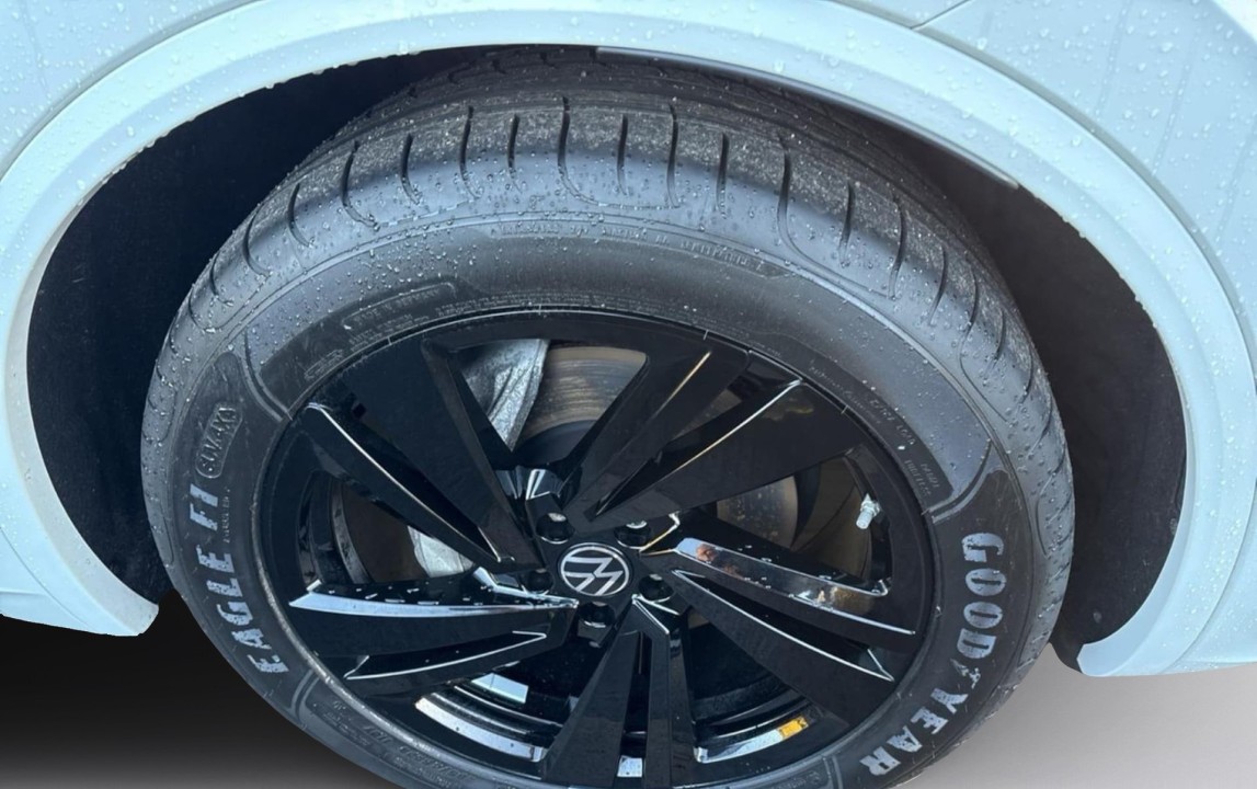 Volkswagen Touareg R-Line - foto 11