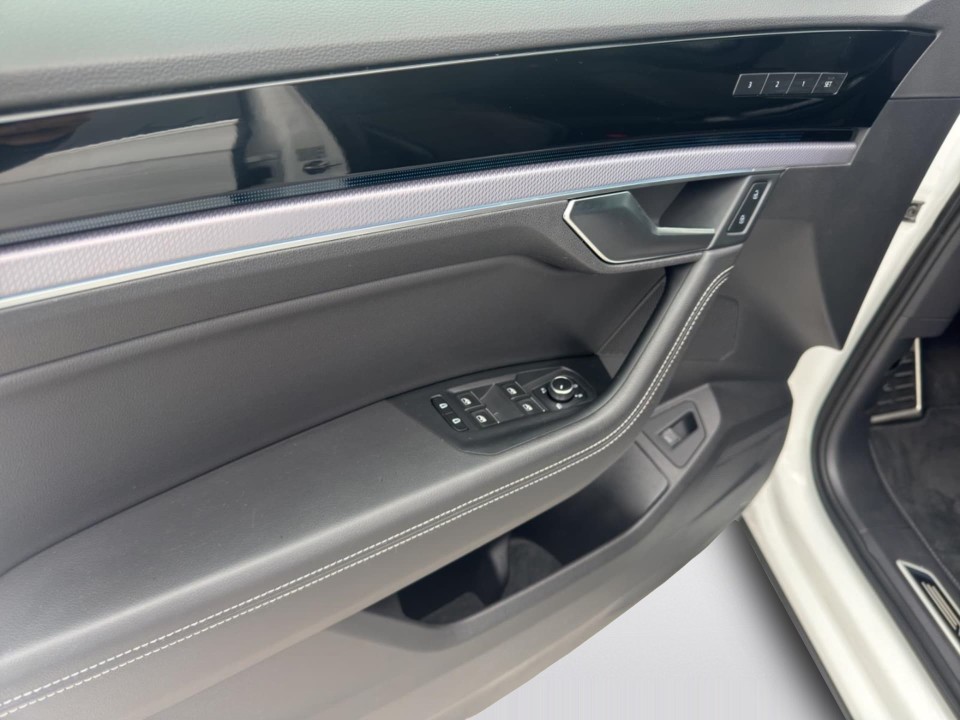 Volkswagen Touareg R-Line - foto 14