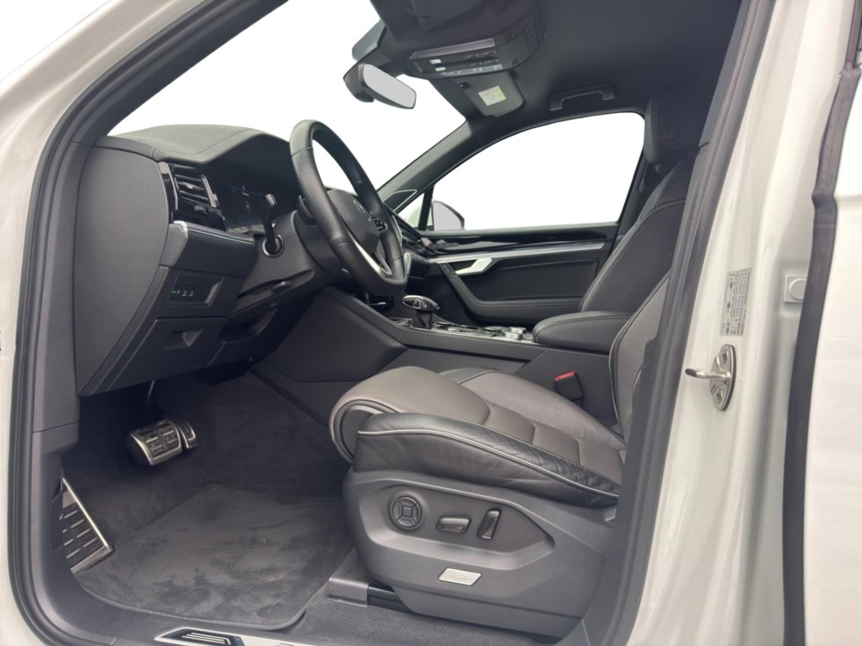Volkswagen Touareg R-Line - foto 8
