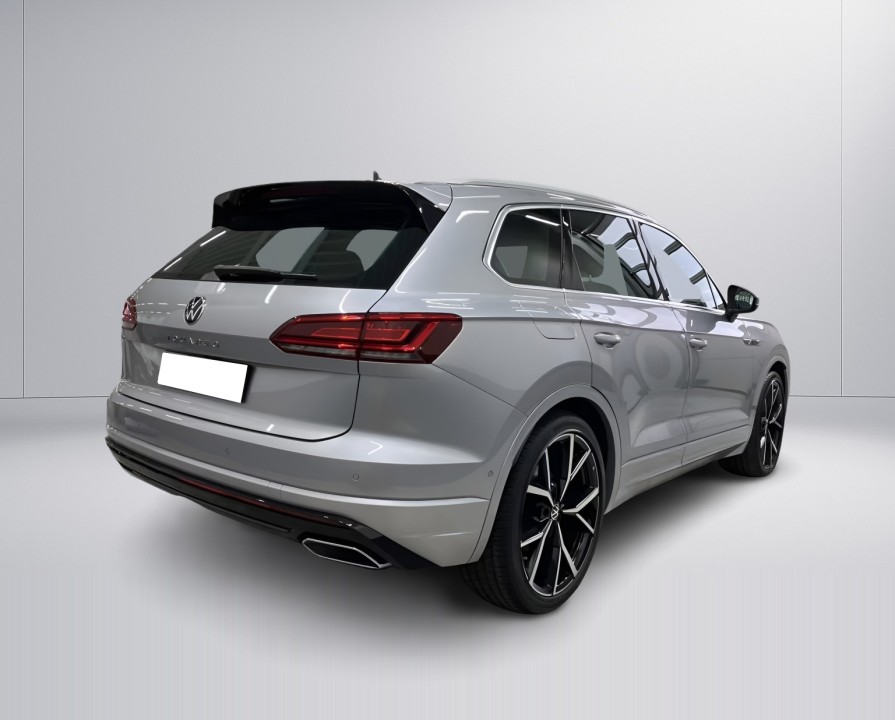 Volkswagen Touareg R-Line (2)