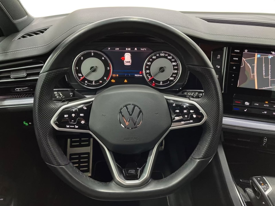 Volkswagen Touareg R-Line (4)