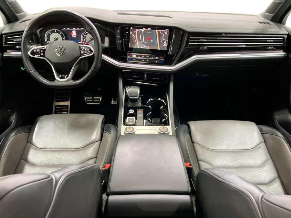 Volkswagen Touareg R-Line (5)