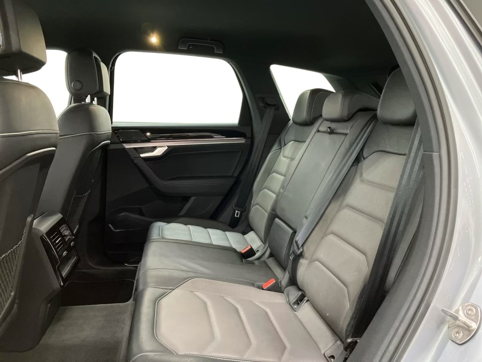Volkswagen Touareg R-Line - foto 7