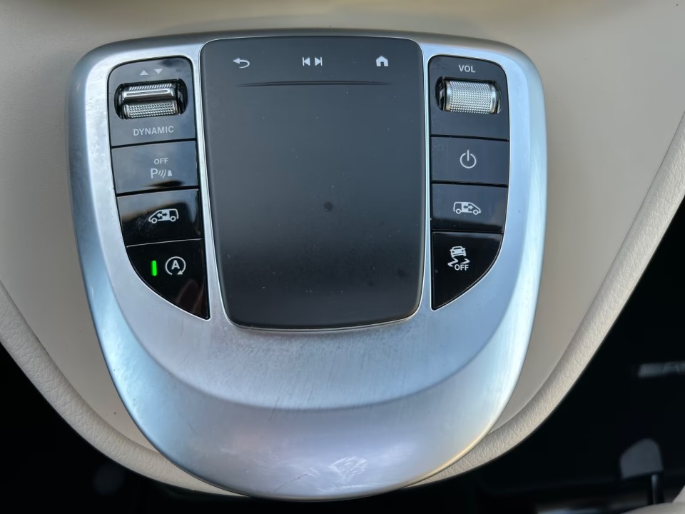 Mercedes-Benz V 300d 4MATIC AMG - foto 16