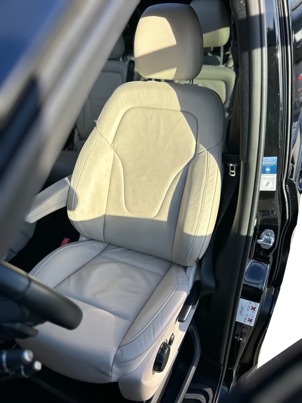 Mercedes-Benz V 300d 4MATIC AMG - foto 13