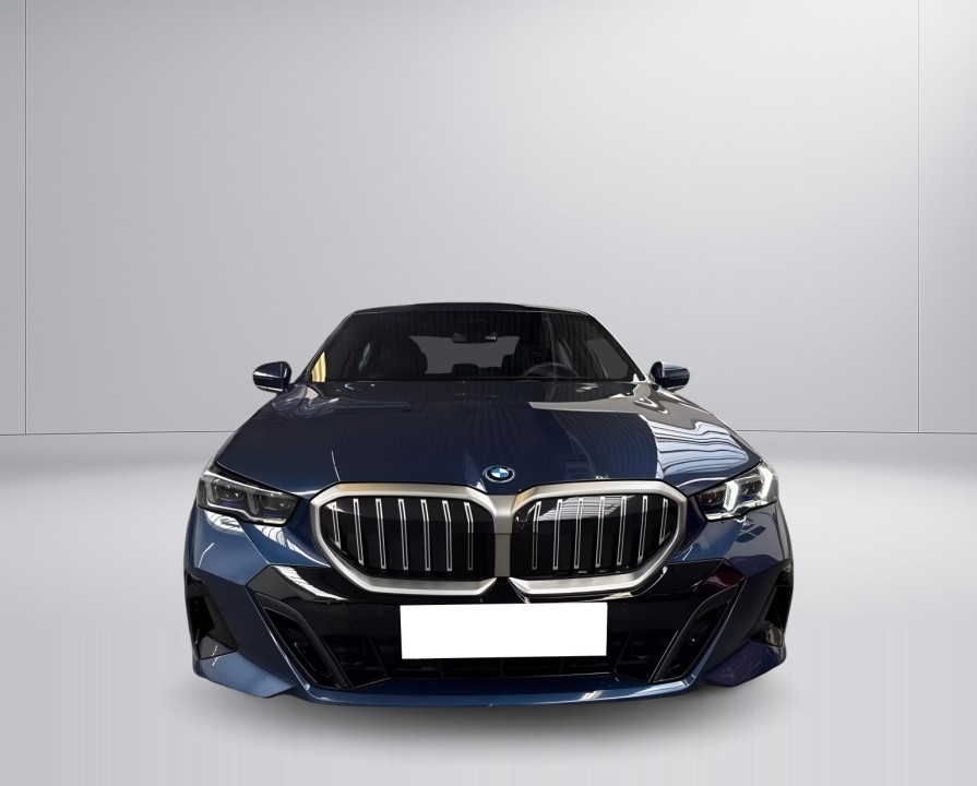 BMW Seria 5 530e M-Sport (5)