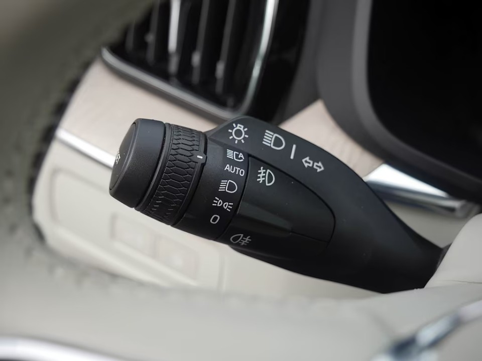 Volvo XC 60 T8 Plus Bright Recharge - foto 11
