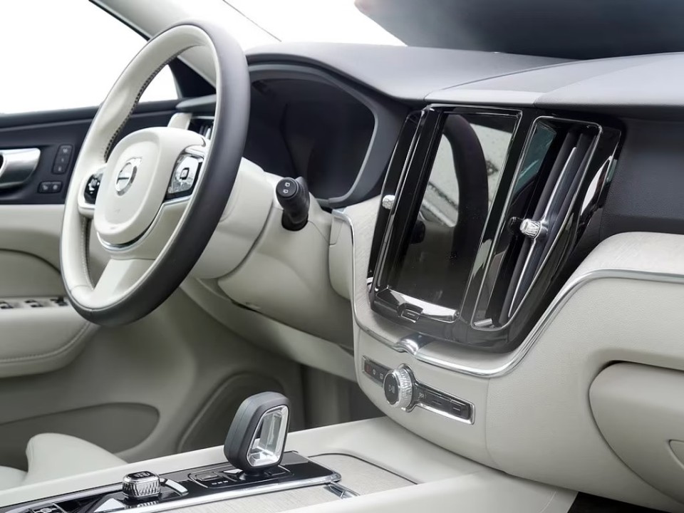 Volvo XC 60 T8 Plus Bright Recharge - foto 7