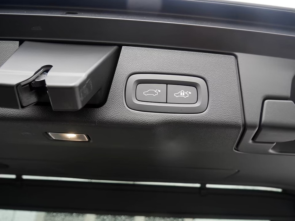 Volvo XC 60 T8 Plus Bright Recharge - foto 26