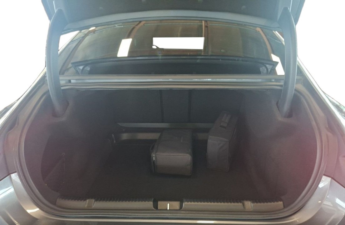 Mercedes-Benz EQE 350 - foto 13