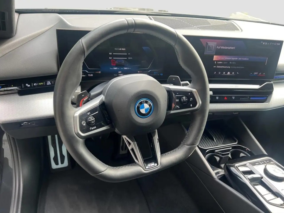 BMW Seria 5 530e - foto 7