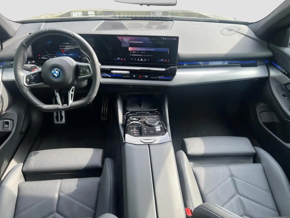 BMW Seria 5 530e - foto 8