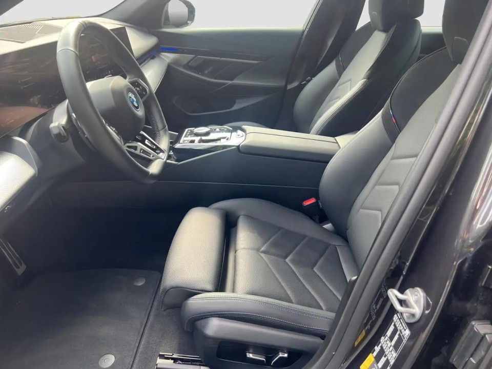 BMW Seria 5 530e - foto 9