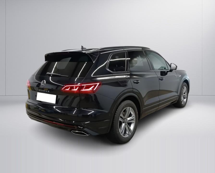 Volkswagen Touareg R-Line (2)