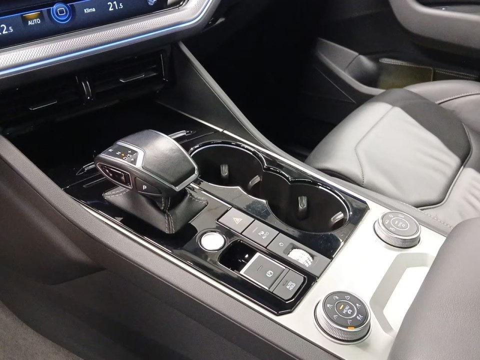 Volkswagen Touareg R-Line - foto 12