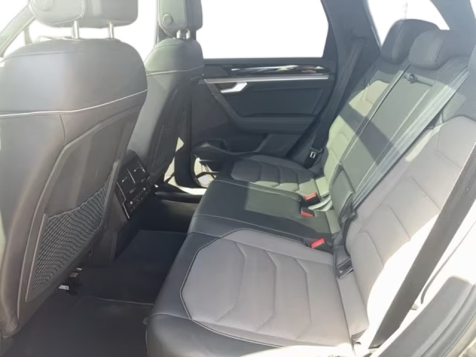 Volkswagen Touareg 3.0 TDI 4Motion R-Line - foto 8
