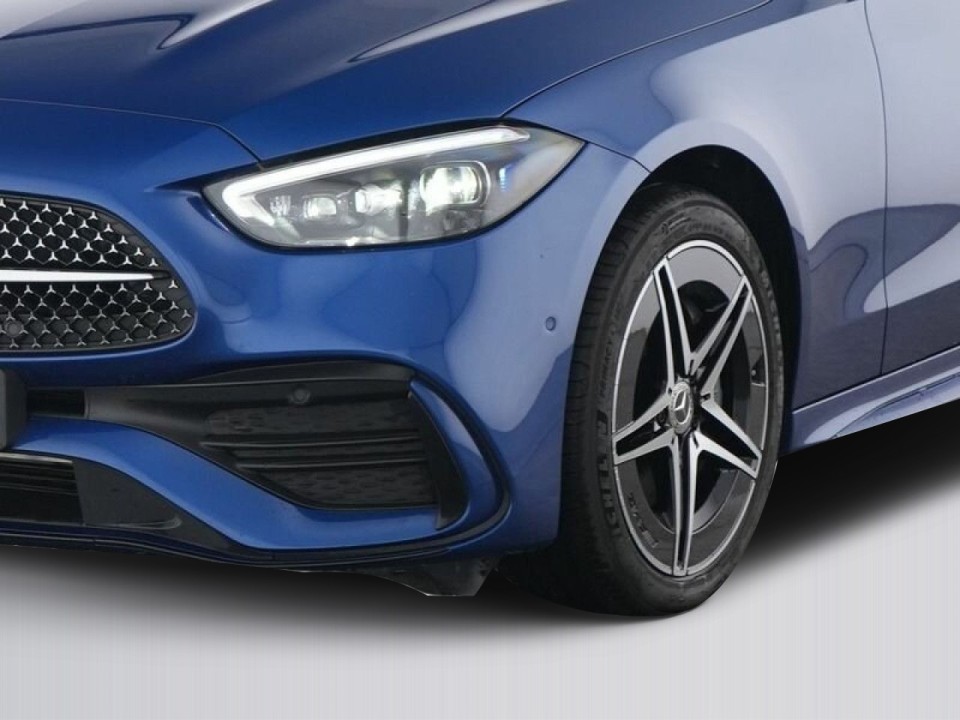 Mercedes-Benz C 300e - foto 13