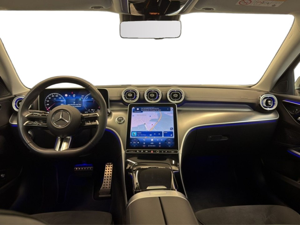 Mercedes-Benz C 300e - foto 11