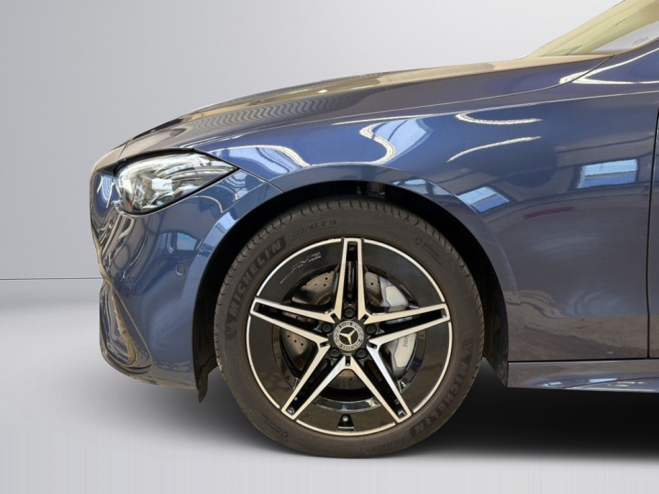 Mercedes-Benz C 300e - foto 18