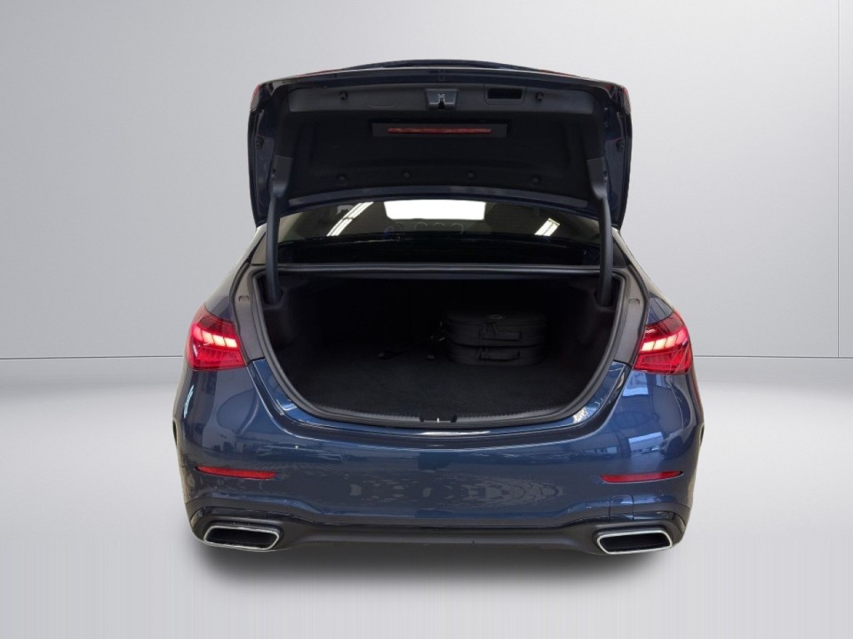 Mercedes-Benz C 300e - foto 16