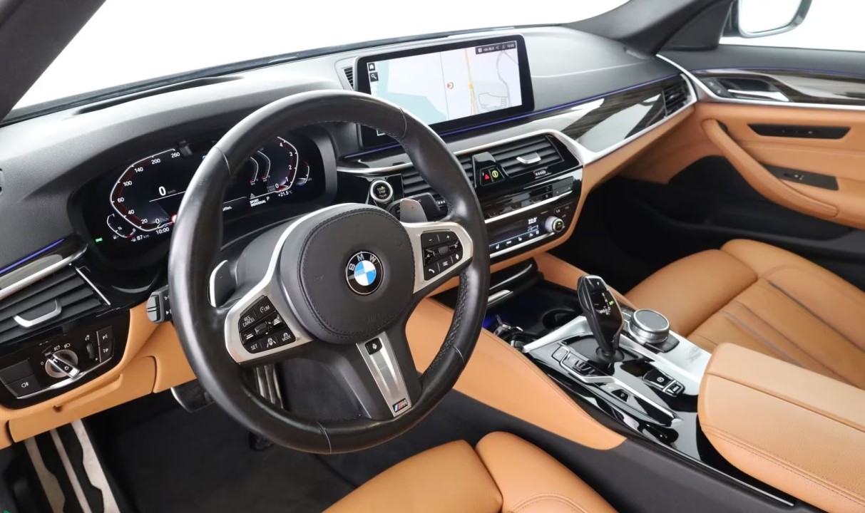 BMW Seria 5 540i M-Sport - foto 9