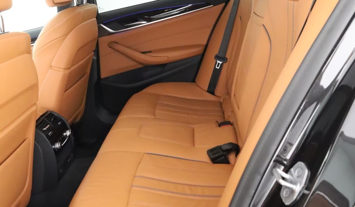 BMW Seria 5 540i M-Sport - foto 11
