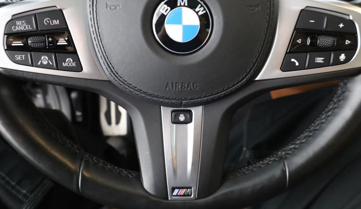 BMW Seria 5 540i M-Sport - foto 12
