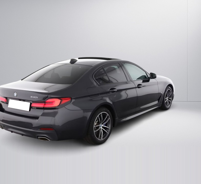 BMW Seria 5 540i M-Sport (3)