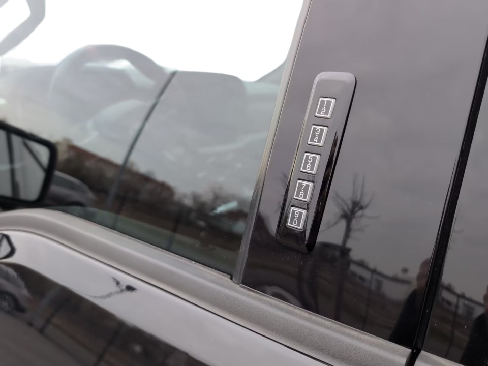 Ford F150 Raptor - foto 18