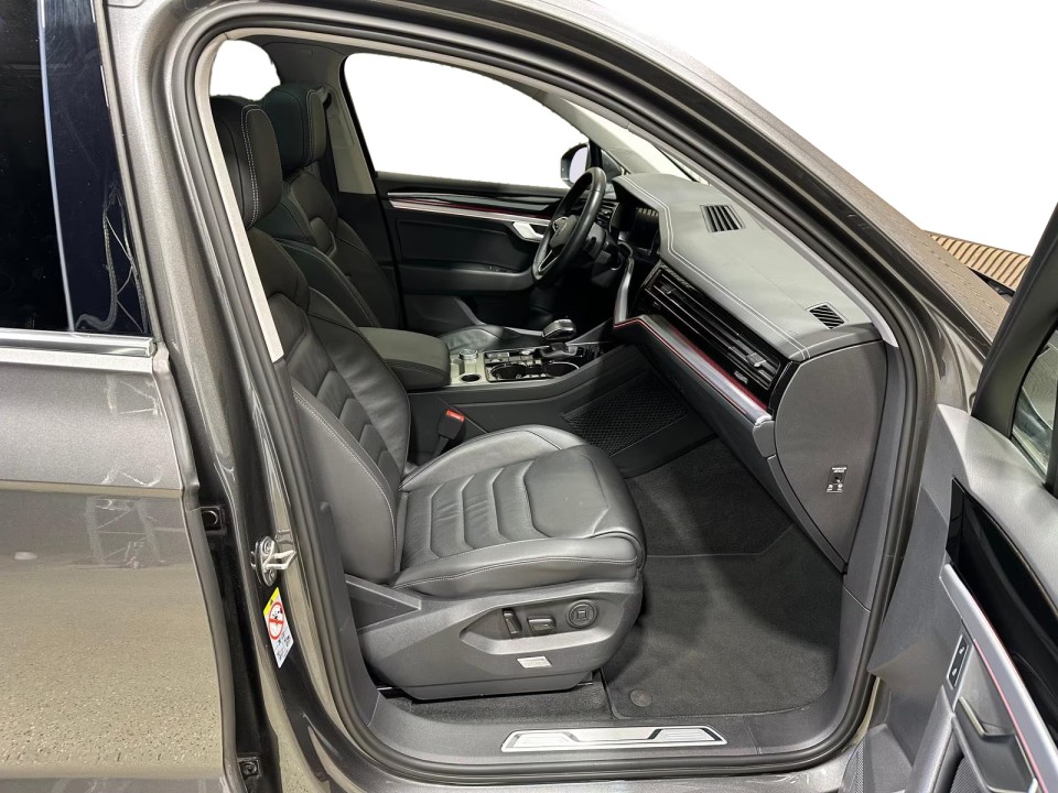 Volkswagen Touareg - foto 10