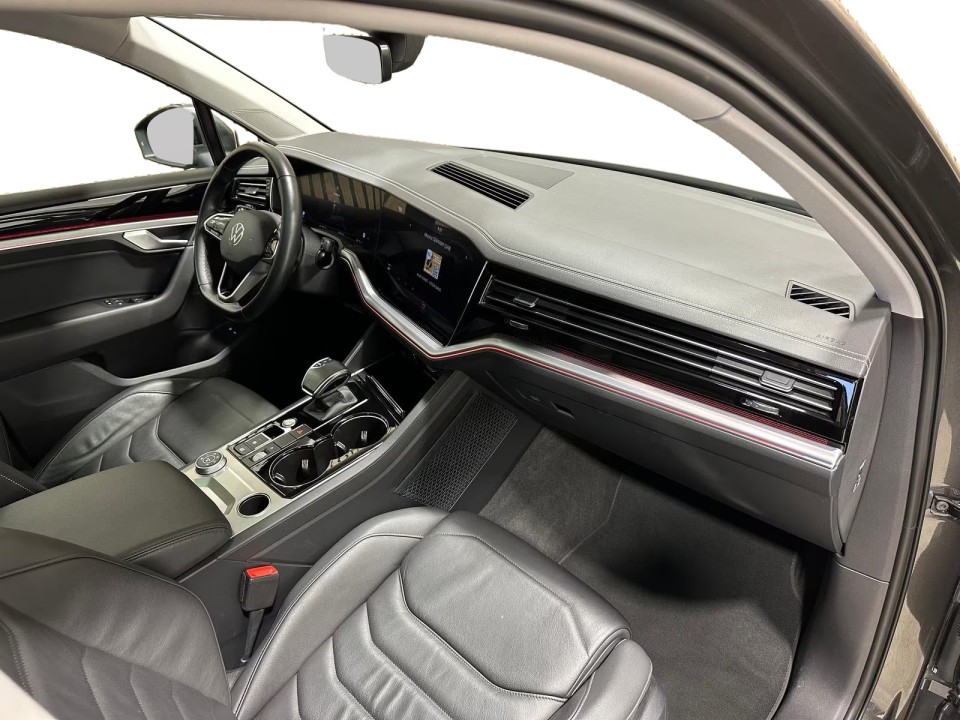 Volkswagen Touareg - foto 11