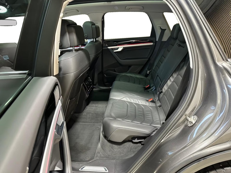Volkswagen Touareg - foto 9